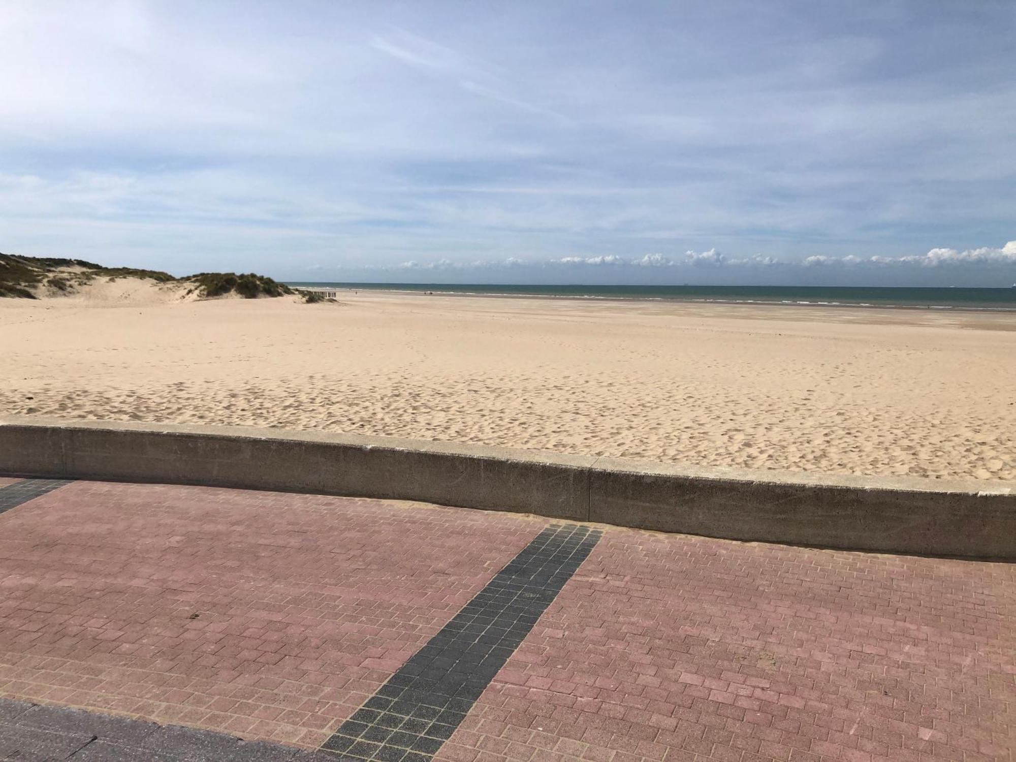 Le Bord De Mer Calais Esterno foto